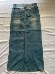 Light blue long denim skirt🌷