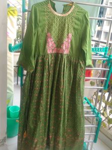 Green Embroidered Kurta with Pink Floral Print