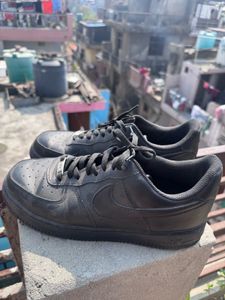 Classic Black Nike Air Force 1 Sneakers