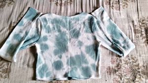 Tie-Dye Long Sleeve Crop Top
