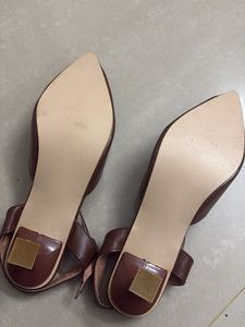 Elegant Brown Pointed Toe Flats