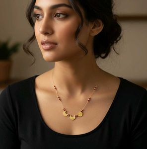 Elegant Crescent Moon Necklace