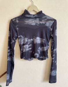 Mesh long sleeves top