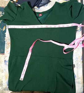 Elegant Green V-Neck Dress