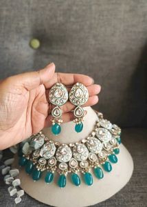 Stunning Teal Kundan Necklace &amp; Earrings Set