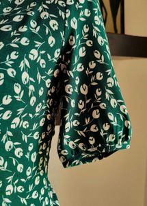 Chic Green Floral Print Blouse
