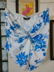 SHEIN Women Cute Front Twisted top