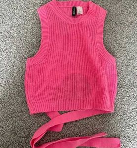 H&amp;M Knit Sweater Vest Top