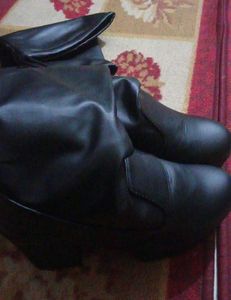 "FLASH SALE "Chic Black Heeled Boots