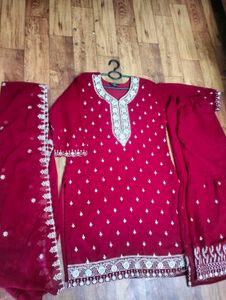 ♥️Elegant Red Embroidered Kurta Set with Dupatta