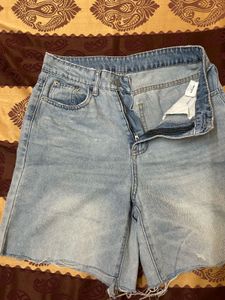 Savana Light Wash Cut-Off Shorts