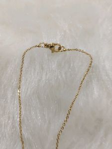 Sleek Gold Polish Chain