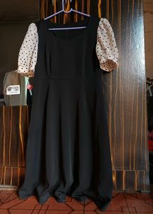 Chic Black Dress with Heart Print Sleeves