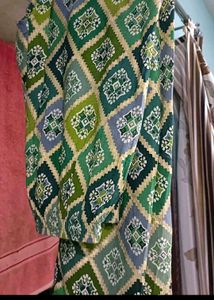 Green Geometric Print Kurta with Embellished Neckl