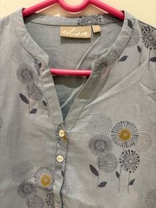 Women's Blue Floral Print top
