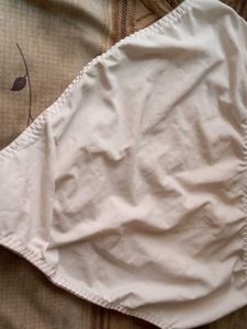 Comfortable Briefs with Lace Trim
