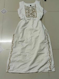 Elegant White Embroidered Kurta