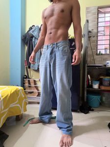 Light Wash Mid Rise Jeans