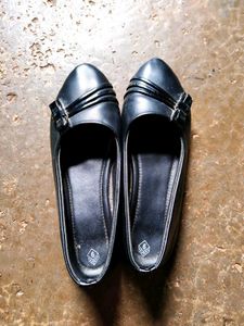 Black Pointed-Toe Flats
