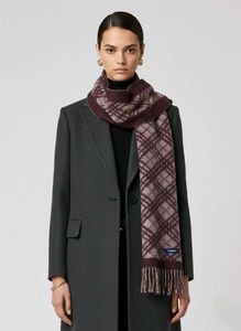 BURBERRY Authentic Scarve Unisex!