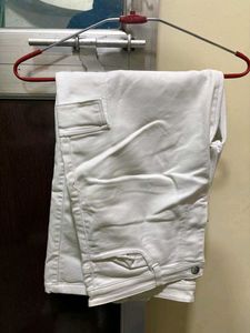 Trendy Low-Waist White Cargo Pants | Relaxed Fit 6