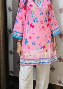 Beautiful Pink Floral Print Kurta