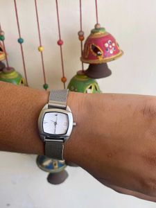 fastrack Elegant Silver Mesh Strap Watch