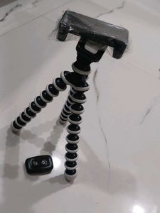 Lightweight DV Tripod with Bluetooth Remote