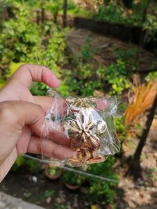 ANTI TARNISH FLOWER BRACELET -HIGH QUALITY