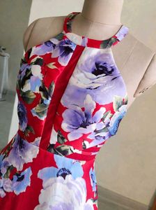 Stunning Floral Print Halter Neck Gown❤️🎀