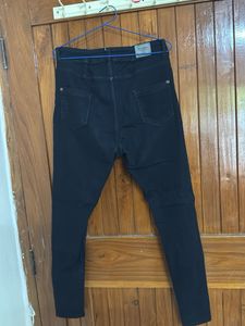 Classic Black Skinny Jeans