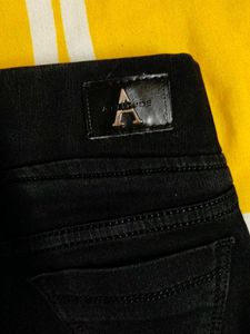 Black Capri Jeans