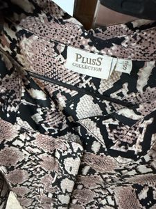 (S) Snake Print Collared Button-Up Shirt