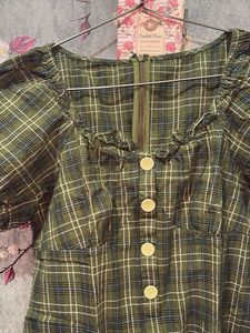 Chic Green Plaid Button-Up Dress