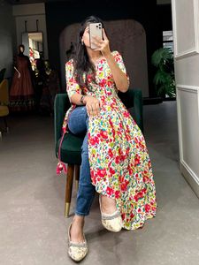 Beautiful Nayra Cut Rayon Cotton Kurti