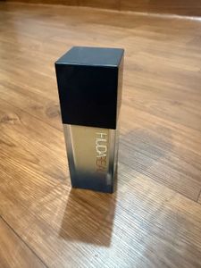 Huda Beauty Foundation Bottle
