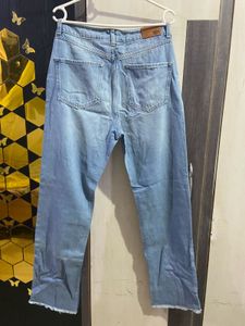 Stylish Light Wash Split Hem Jeans