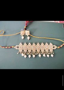 2.Elegant Pearl Choker Set