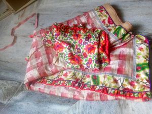 elegant Chex &amp; Floral Print saree with blouse