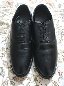 Classic Black Leather Oxford Shoes