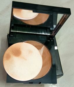 RENEE Face Base Compact Powder Chestnut Beige 9gm