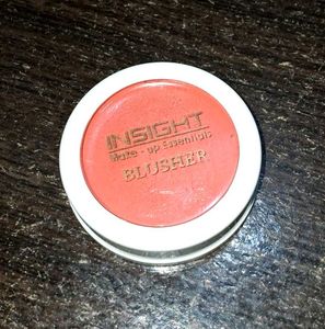 Insight Blusher - Soft Salmon