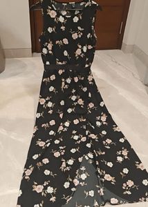Elegant Black Floral Maxi Dress with Slit