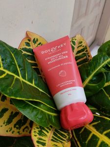 DOT &amp; KEY Strawberry Dew Moisturizer