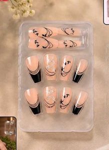 Stylish French Tip Nail Art (nail extensions)
