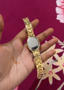 Elegant Gold Women's Watch