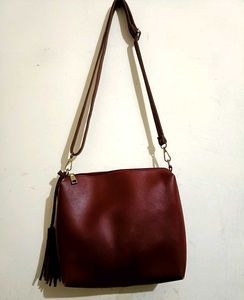 Chic Burgundy Leather Crossbody Bag