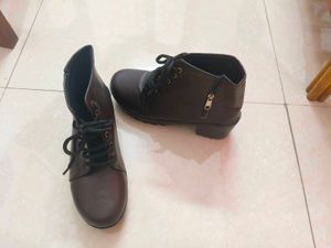 branded pure  leather highBoot for girls/women