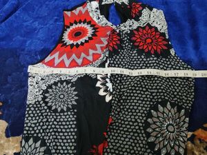 Unique Sleeveless Printed Blouse