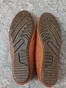 Stylish Brown Juttis